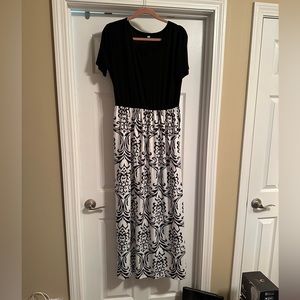 Long black and white spring/ summer dress XL